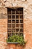 korsika, rostiges fenster - (c) r plock.jpg